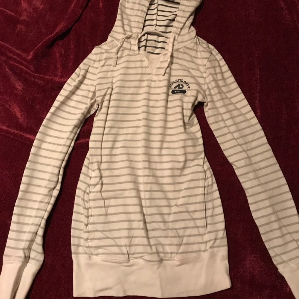 Nike pullover with pockets XS